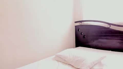 Snapshot of ana_castilo chatting on December 19, 2:57 pm Ana  IG an castillo 1 online show from December 19, 2:57 pm