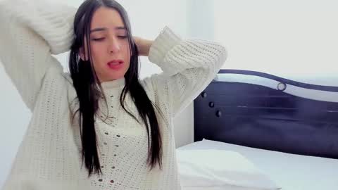 Snapshot of ana_castilo chatting on January 12, 11:50 am Ana  IG an castillo 1 online show from January 12, 11:50 am