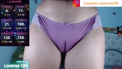 Snapshot of ana_loveee chatting on April 22, 2:51 pm Ana lopez - Cameltoe girl online show from April 22, 2:51 pm
