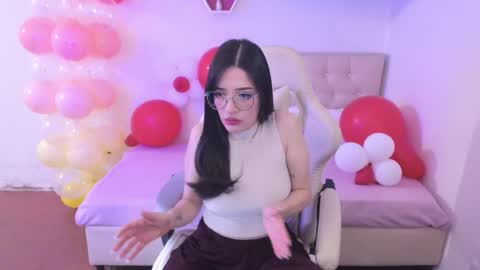 Im anna but you can call me as you want online show from April 9, 8:25 pm