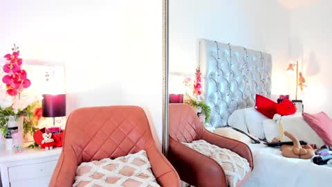 Snapshot of anaa_bellaa chatting on December 2, 6:32 pm anaa_bellaa online show from December 2, 6:32 pm