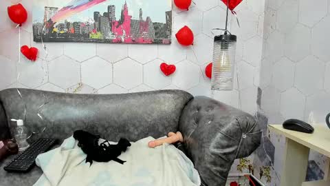 ANNA FUENTES online show from February 14, 11:31 am