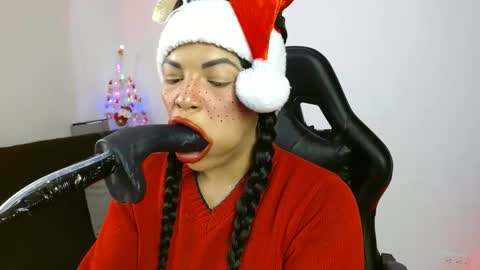 Snapshot of anabel693 chatting on December 10, 7:26 am anabel alice gandara online show from December 10, 7:26 am