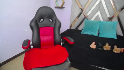 Snapshot of anabella_thompson chatting on October 20, 11:32 am Anabella online show from October 20, 11:32 am