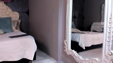 Ana Henao or Annie... Follow me ahenaocb Insta  X online show from November 15, 8:38 pm