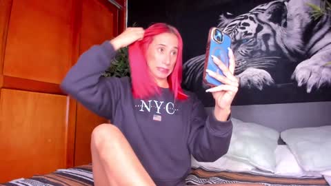 Anahi online show from February 6, 2:55 am