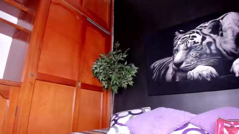 Anahi online show from February 13, 3:35 am