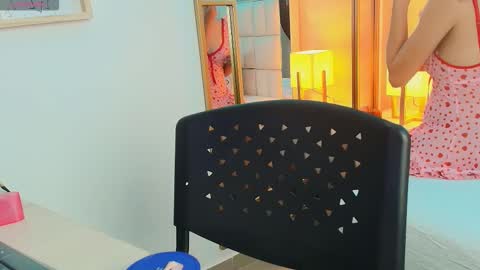 Anahi  online show from December 13, 7:53 pm