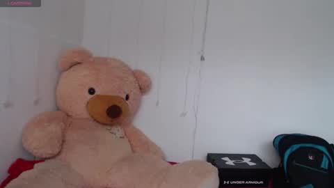 Anahi Browns online show from February 2, 6:39 pm