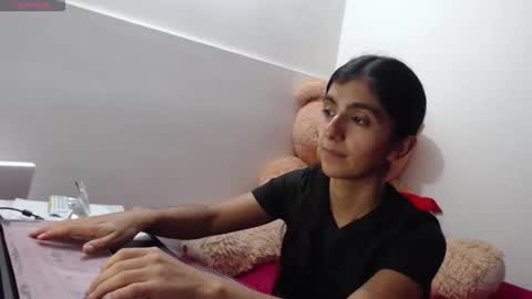 Snapshot of anahibrowns95 chatting on April 8, 9:26 pm Anahi Browns online show from April 8, 9:26 pm