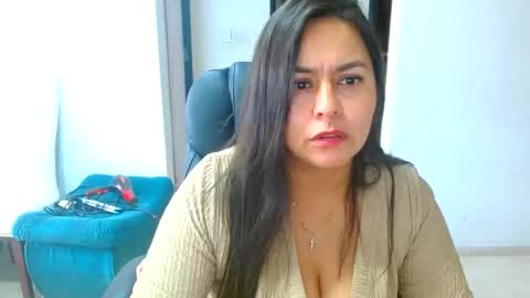 Snapshot of anaids_dam chatting on May 31, 3:08 pm anaids online show from May 31, 3:08 pm