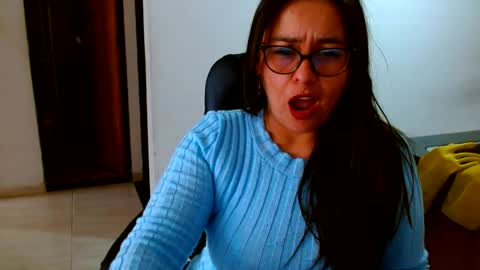 Snapshot of anaids_dam chatting on July 14, 1:28 pm anaids online show from July 14, 1:28 pm