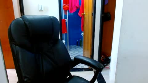 Snapshot of anaids_dam chatting on July 17, 3:50 pm anaids online show from July 17, 3:50 pm