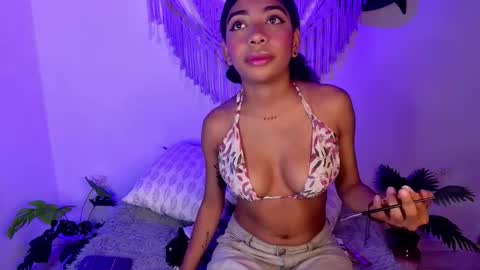 Snapshot of anais_tgn chatting on October 19, 12:28 pm anais_tgn online show from October 19, 12:28 pm