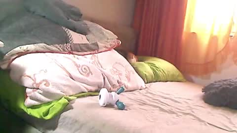 anaiserebel online show from November 12, 7:09 am