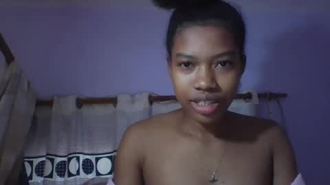 Snapshot of anaissa23 chatting on July 26, 10:00 am anaissa23 online show from July 26, 10:00 am