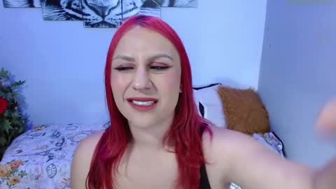 Snapshot of analia_01 chatting on February 15, 10:44 am Analia online show from February 15, 10:44 am