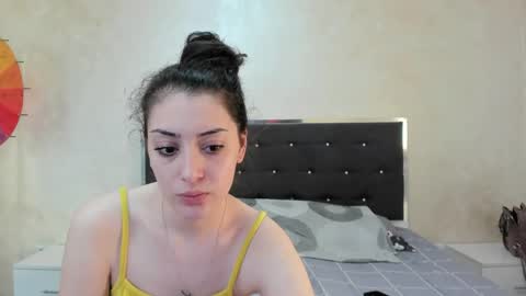 Snapshot of analsuziebelle chatting on April 26, 4:10 am SuzziePregment online show from April 26, 4:10 am