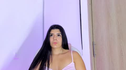 Anastacia online show from December 2, 4:53 am