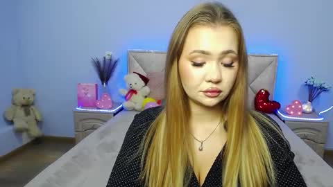 Snapshot of anastacyyellig chatting on January 12, 8:36 pm anastacyyellig online show from January 12, 8:36 pm