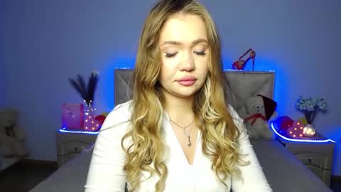 Snapshot of anastacyyellig chatting on January 18, 4:04 am anastacyyellig online show from January 18, 4:04 am