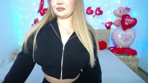 Snapshot of anastacyyellig chatting on February 8, 2:36 am anastacyyellig online show from February 8, 2:36 am