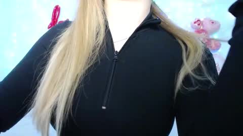 Snapshot of anastacyyellig chatting on February 18, 12:06 pm anastacyyellig online show from February 18, 12:06 pm