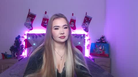 Snapshot of anastacyyellig chatting on December 20, 9:00 pm anastacyyellig online show from December 20, 9:00 pm