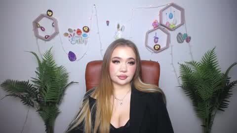 Snapshot of anastacyyellig chatting on April 6, 9:27 pm anastacyyellig online show from April 6, 9:27 pm