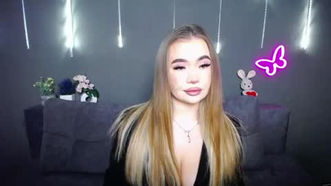 Snapshot of anastacyyellig chatting on April 24, 8:44 pm anastacyyellig online show from April 24, 8:44 pm