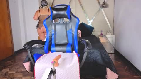 anastasiaxx69_ online show from November 3, 9:27 pm