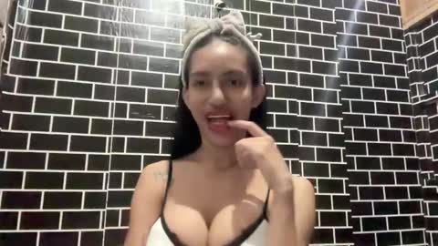 Snapshot of anawalters chatting on November 8, 3:29 am anawalters online show from November 8, 3:29 am