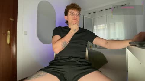Snapshot of anddres_boss chatting on May 17, 11:28 am Tell Me ANDRESS ----- online show from May 17, 11:28 am