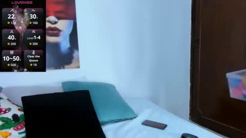 Andrea online show from December 4, 11:30 am