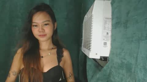 andiaprecious_ online show from March 27, 5:02 am