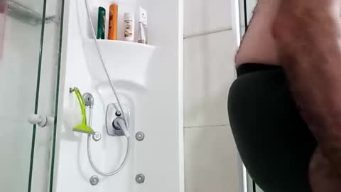 Snapshot of andipecas69 chatting on February 2, 10:19 pm andipecas69 online show from February 2, 10:19 pm