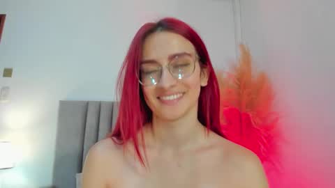 Snapshot of andracyruss chatting on December 18, 11:34 am Andra Cyrus online show from December 18, 11:34 am