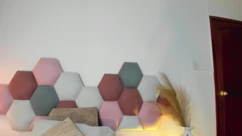 Snapshot of andracyruss chatting on October 5, 2:04 pm Andra Cyrus online show from October 5, 2:04 pm