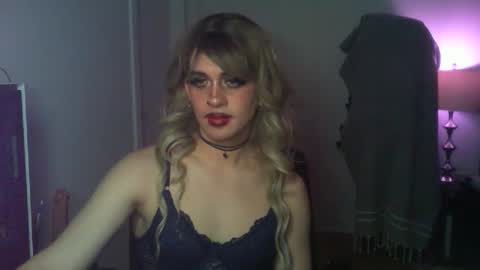 Snapshot of andralastt chatting on April 9, 3:06 am andralastt online show from April 9, 3:06 am