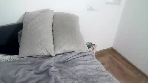 Snapshot of andre19466 chatting on May 10, 1:33 am andre19466 online show from May 10, 1:33 am