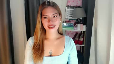andrea06121998 online show from May 25, 2:56 pm