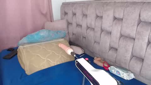 Andrea bigtits69 online show from May 22, 10:59 pm