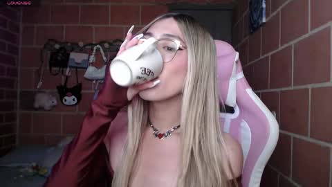 Andrea  online show from May 9, 4:12 pm