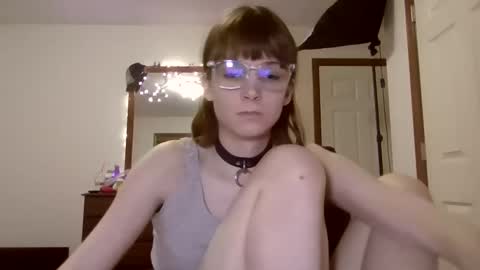 Snapshot of andrea_davenport chatting on December 6, 4:47 am andrea online show from December 6, 4:47 am