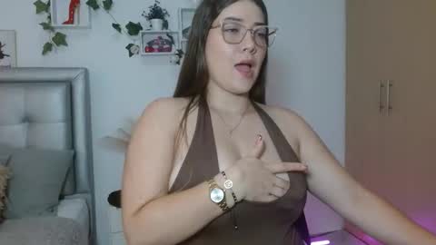 Andrea online show from April 7, 7:36 pm