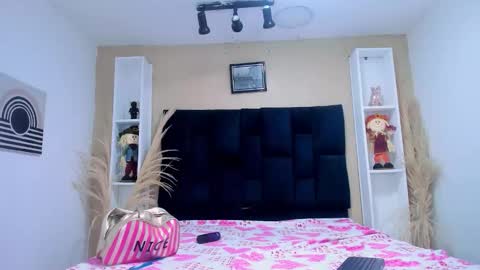 Andres Gil online show from October 5, 1:31 pm