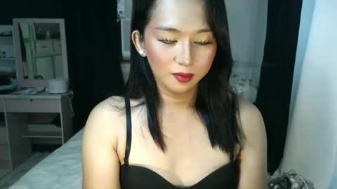 Snapshot of andrea_grande chatting on November 18, 11:26 pm yanie online show from November 18, 11:26 pm