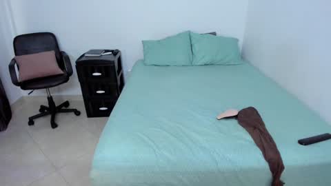 Andrea online show from December 14, 9:45 pm