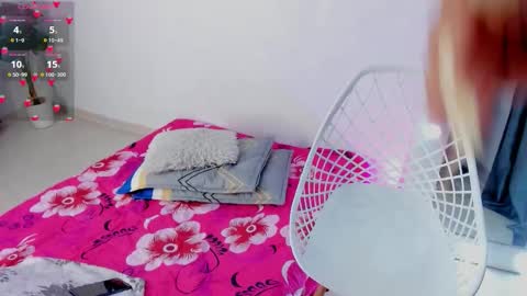 Snapshot of andrea_osorio_ chatting on January 10, 11:45 am Andrea online show from January 10, 11:45 am