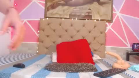 andrea ospina1 online show from March 2, 12:43 pm